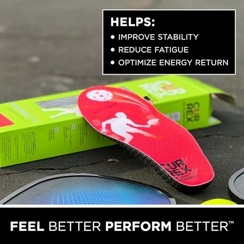 Red sports insole on green packaging with benefits listed.